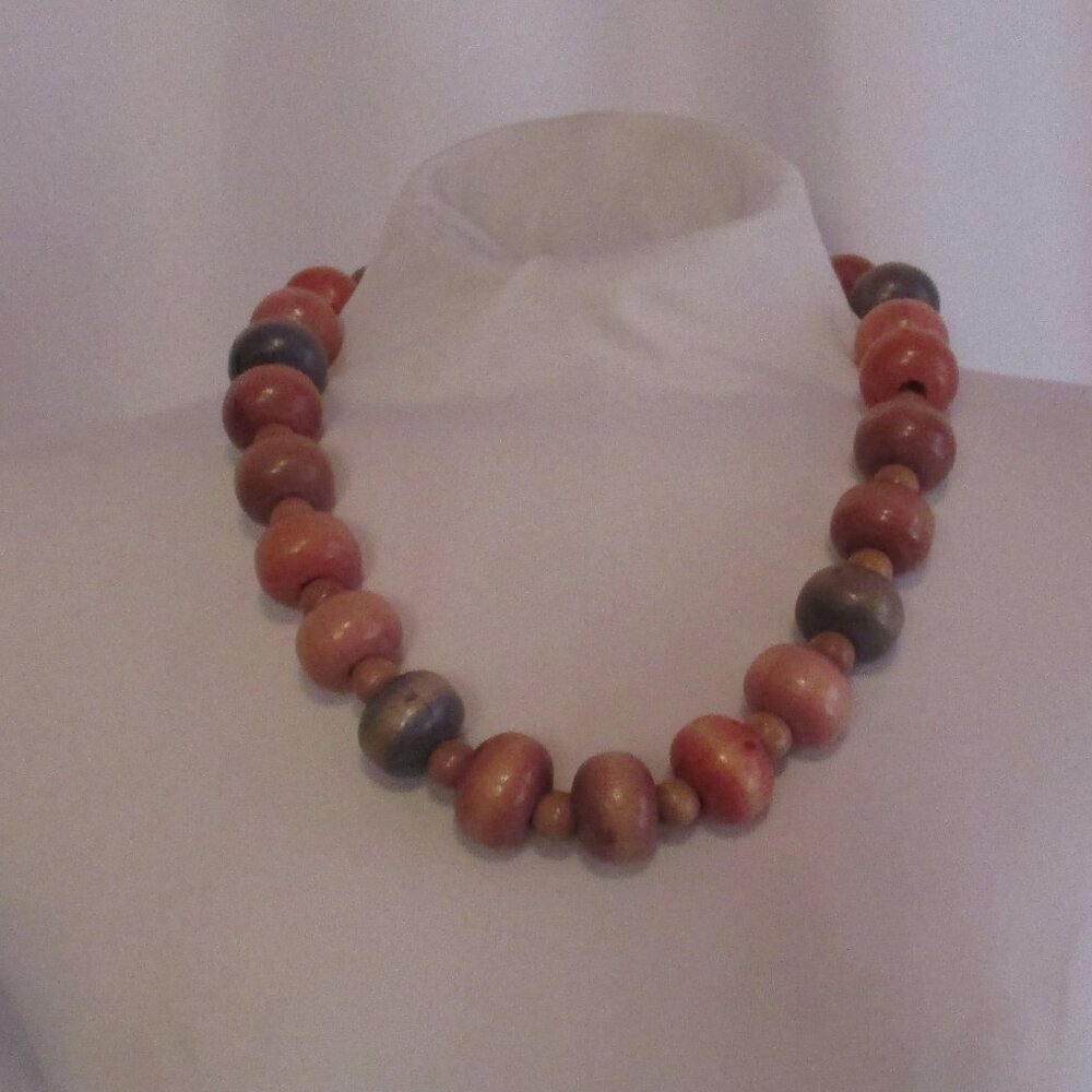Vintage Wooden Round Beaded Necklace 20 inches Red Blue - Picture 6 of 6